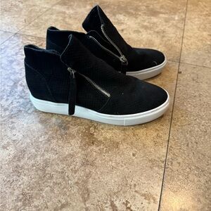 Steve Madden Black Zipper Sneakers